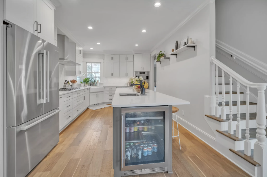 Warm & Cozy Kitchen: How to Create a Clutter-Free Space That Feels Fresh and Inviting